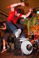 Giving_Chase_by_xnay83.jpg