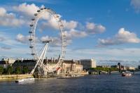 London_by_xnay83.jpg