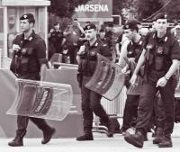 Dateiname=comp_carabinieri.jpg
Dateigröße=329KB
Abmessungen: 1024x870
hinzugefügt am: 19. Februar 2011 comp_carabinieri.jpg