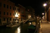 Dateiname=Nachts_in_Venedig.jpg
Dateigröße=350KB
Abmessungen: 1024x683
hinzugefügt am: 27. November 2014 Nachts_in_Venedig.jpg